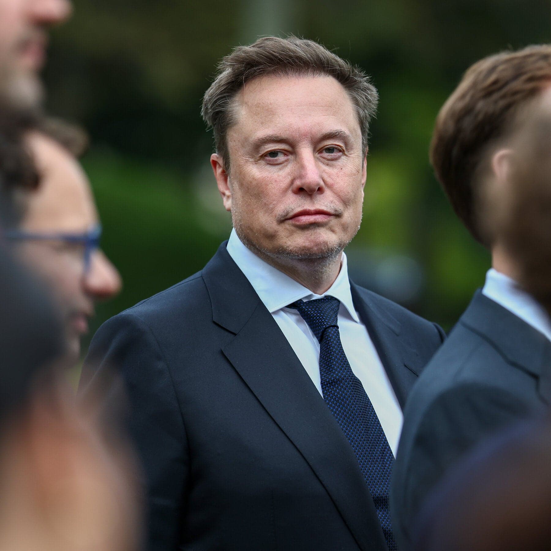 Elon Musk Says He Will Give a SpaceX Share to ‘Every Kid in America’